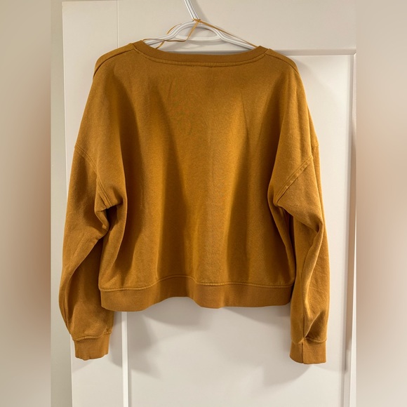 Cropped Crew - Picture 2 of 2